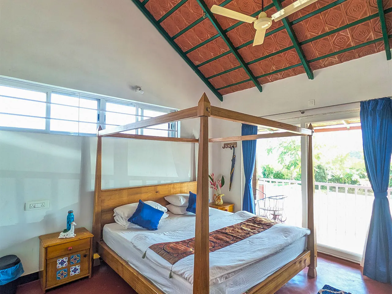 superior room blue 1